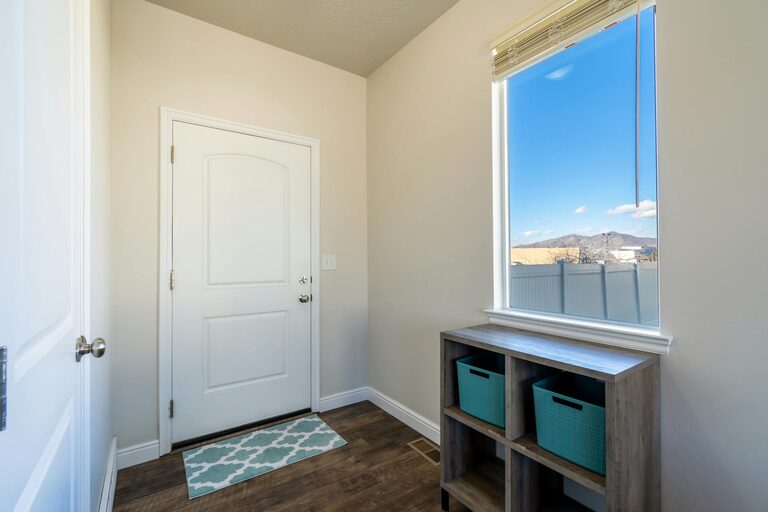 Simple Ways to Organize Your Entryway for a Welcoming Home