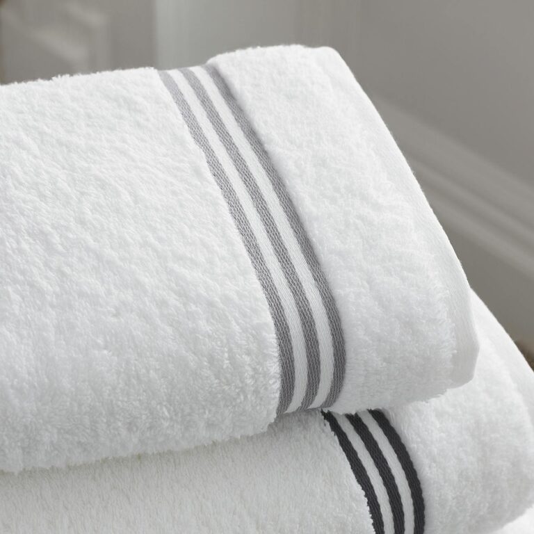 Tips for Keeping Towels Fresh and Fluffy Every Day